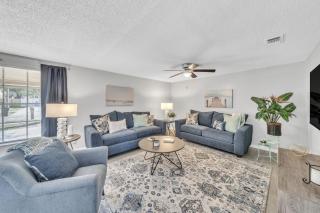 Serenity Retreat- Charming Home Near Attractions! home - Brandon - 1
