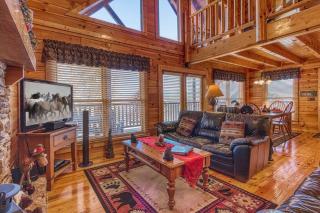 Solid Ground Lodge with Yard! - 5