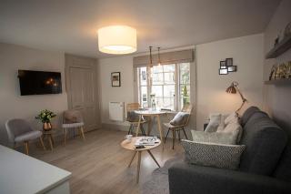 Artizan's Nest - central, Scandi style - 5