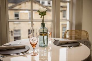 Artizan's Nest - central, Scandi style - 9