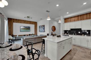 2 Bedrooms 2 Bathrooms Storey Lake 3191-405 Pc - 3