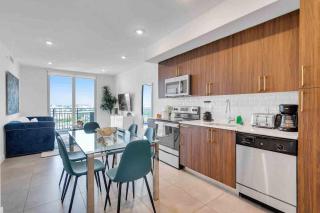 Amazing 3 Bed Unit in DWNTWN Miami With Free Parking - Miami - 0