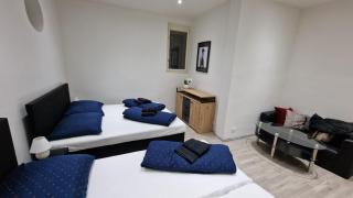 Apartment Flora - late check-out at noon 12 o clock for free - Bratislava - 7