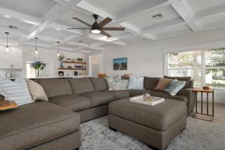 Bay Dreamin! Walk to the Beach, Pier, & Pine Ave! Heated Pool! - Anna Maria - 8