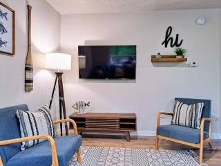 TimberPoint 3 - Indian Point Cabin with Pool! Near Silver Dollar - Branson - 0
