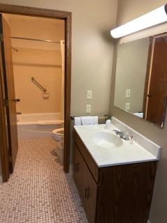 Colonial Inn - Dyersville - 3