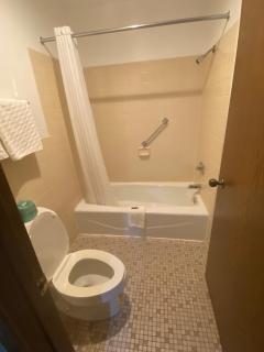 Colonial Inn - Dyersville - 8