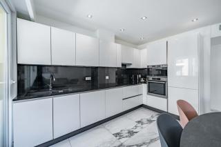 Beautiful 3 bedroom close to the Martinez - 9