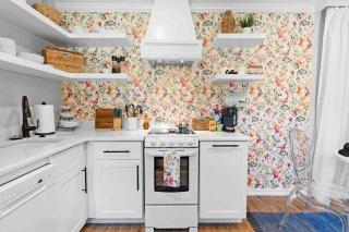 Pensacola Whimsy Hideaway: Quirky Apartment Near NAS - Pensacola - 4