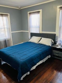 Single Room with Bathroom - Irvington - 8