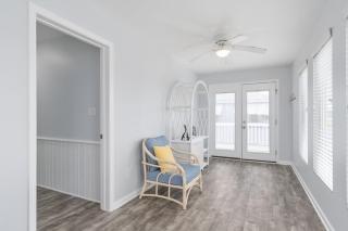 Sea Monster Ocean front with private pool, Kure Beach - Kure Beach - 3