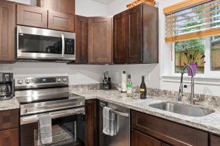 Mt. Rainier Cabin w/hot tub - 2