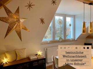 ALTE SCHULE WITTENBERG, 3 Ferienwohnungen für bis zu 12 Personen, an der Elbe, mit Garten - 1