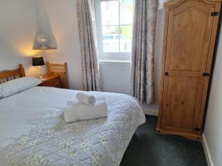 Apartment 1, Phoenix Flats - 6