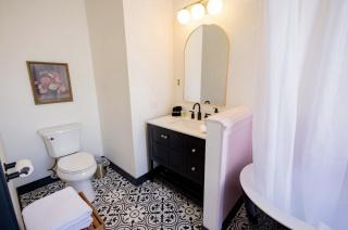 Speakeasy King Suite (Rm 8) - Nevada City - 4