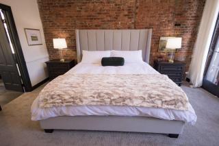 Speakeasy King Suite (Rm 2) - Nevada City - 3