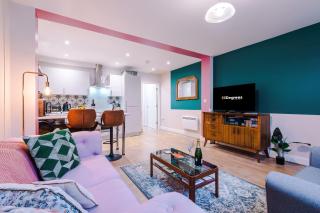 NEW! Stunning City-Centre Home by 53 Degrees Property, ideal for Couples, Amazing Location! - Chester - 0