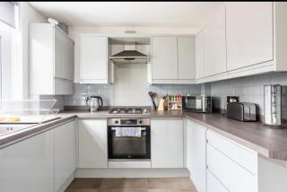 Captivating 3 bedroom home with conservatory - Hamilton - 0
