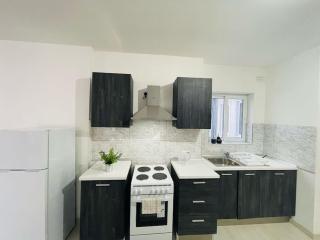 Coral Cove Comfort Apartment Room 3 - St Paul's Bay - 7