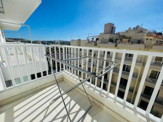 Coral Cove Comfort Apartment Room 3 - St Paul's Bay - 5
