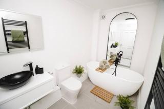 Brand New Stylish Three Story House! - Thorpe Saint Andrew - 2