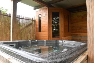 Farmhouse, Jacuzzi, Sauna, BBQ grill & Garden, Sleeps 24 - Kockengen - 3