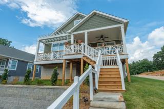 Owl's Roost Pet-Friendly, WIFI & Mountain Views! - Black Mountain - 0