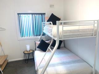 Bright and airy cosy cottage, close to town - Thirlmere - 1