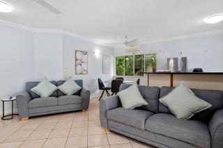 Oliva St 2 Bedroom Palm Cove Apartment - Palm Cove - 7