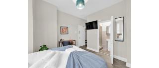 Sunny Serenity: Studio Living with a Breeze - 3