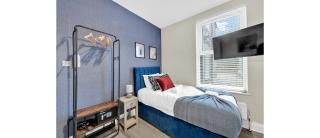 Blue Harmony: A Cozy Studio Retreat - 4