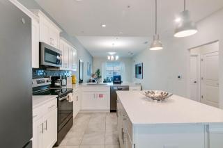 2 Bedrooms 2 Bathrooms Storey Lake 3120-403 Pc - 3