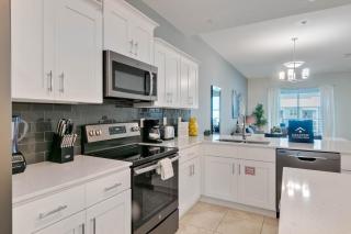 2 Bedrooms 2 Bathrooms Storey Lake 3120-403 Pc - 2