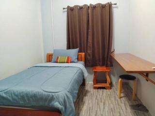 Thai Neighbourhood Duplex Stay: 3 Bedroom Home - Ban Bang Nok - 2