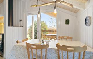 2 Bedroom Cozy Home In Juelsminde - Sønderby - 1