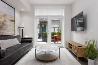 Luxury 3BR TH w Peloton-Central & YVR I 2Parking - Vancouver - 6