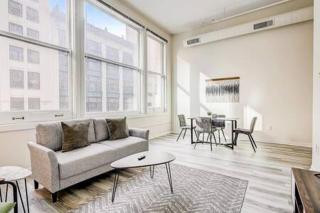 CozySuites - 2BR with Direct Skybridge Access #1 - Indianapolis - 0