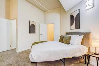 TWO CozySuites Apartment with Skybridge Access #2 - Indianápolis - 3