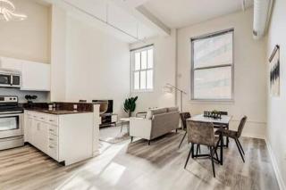 TWO CozySuites Apartment with Skybridge Access #1 - Indianápolis - 1