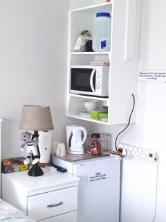 Close to the sea - Sea Facing Upstairs En-Suite Bedroom In Main House - Durban - 5
