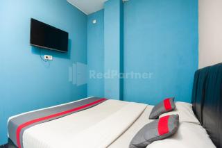 J&B Rooms Pramuka Jakarta Mitra RedDoorz - Jacarta - 7