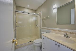 Beautiful Beachfront Apartment! - Seven Mile Beach - 8