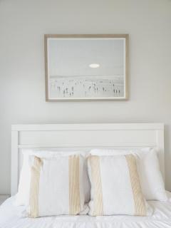 Modern 2 bedroom walking distance to the beach! - 5