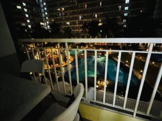 SHELL RESIDENCE C22 Shortwalk MOA Balcony poolview - Manila - 6