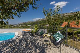 Newly refreshed property JOVI-relaxing, fenced, private, heated pool & view - Tugare - 1