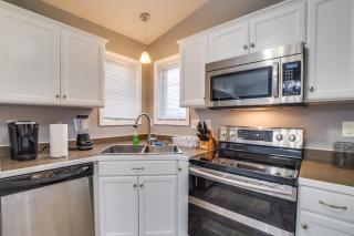 Charming Retreat With Modern Comforts - West Fargo - 7