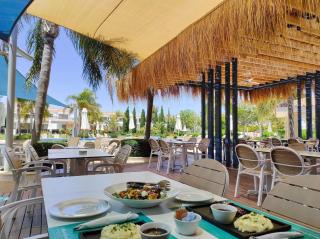 Luxury Beachfront Villa with Private Pool, Yoga & Sea Adventures - Larnaca - 2