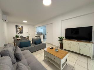 Cozy Apartment in Paphos Beautiful Complex - 7