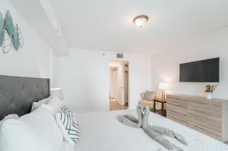 Bay Front Highrise Oasis in Brickell - Miami - 5