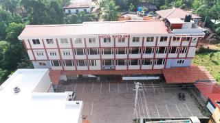 Hotel Rays Inn Boarding and Lodging - Guruvayanakere - 4